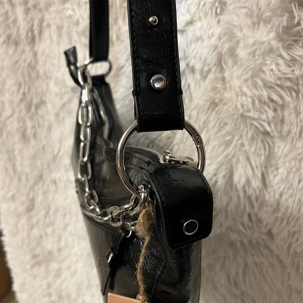 🖤🖤NWT- E/N EXPRESSIONS NYC SASSY/CLASSY BLACK SHOULDER BAG🖤🖤